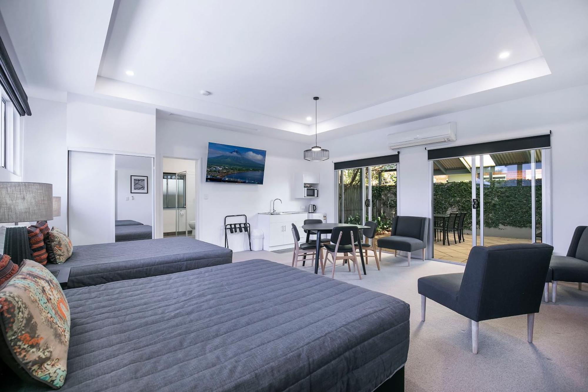 Comfort & Northgate Airport Inn